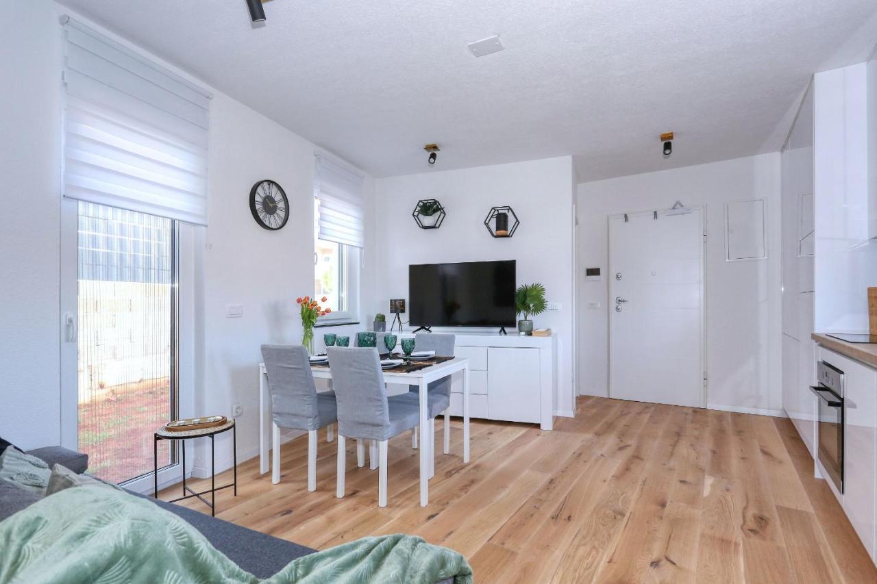 Apartment Garden ซาดาร์ ภายนอก รูปภาพ